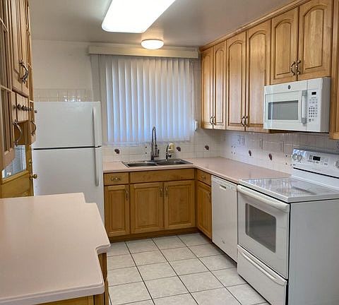 2nd image of 10651 W Connecticut Ave
