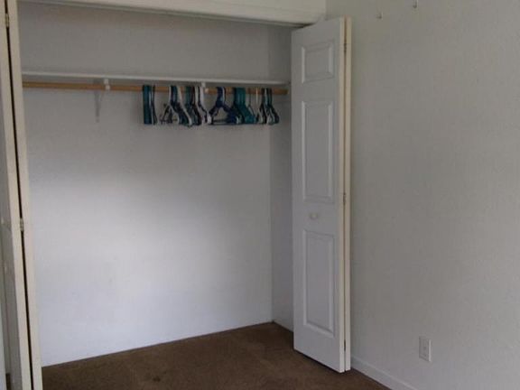 5th image of 619 E Rose St
