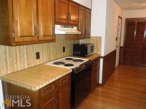 5th image of 1941 Cambridge Ct SE
