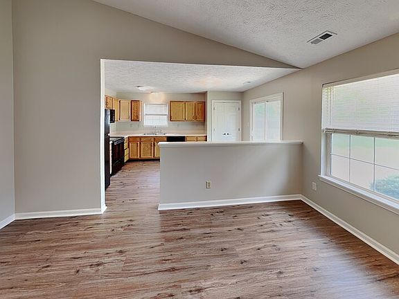 2nd image of 5985 Sycamore Forge Ln