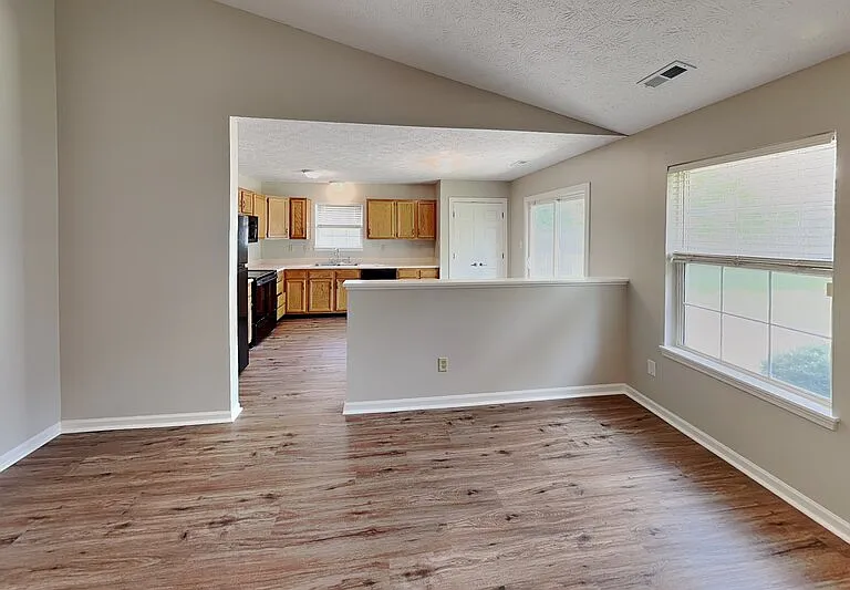 5985 Sycamore Forge Ln — Photo 2