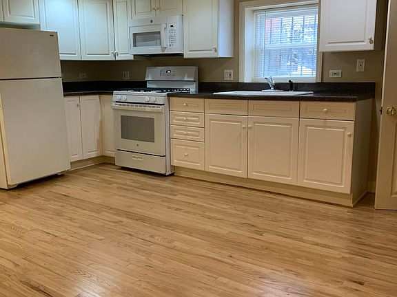 3rd image of 3814 N Saint Louis Ave #G