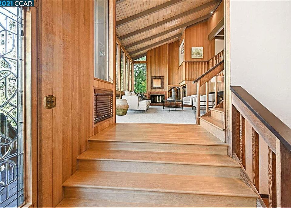 2nd image of 82 Diablo View Dr