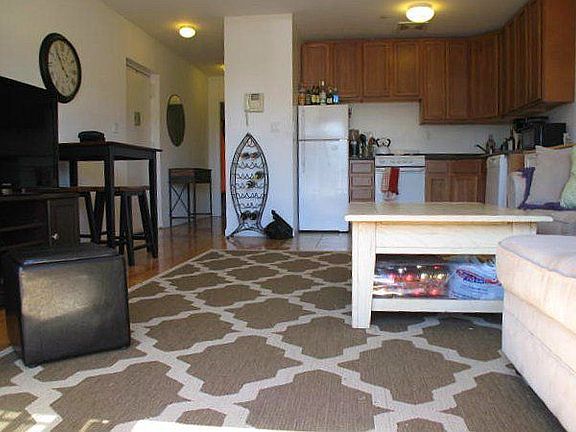 5th image of 2804 31st St APT 4B