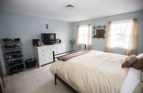 5th image of 923 Fox Hollow Dr