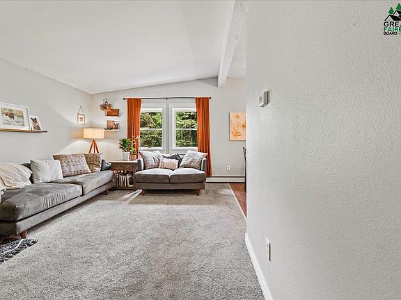 5th image of 2701 Julie Ln