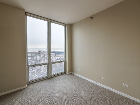 4th image of 1600 S Indiana Ave #1503