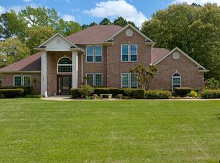 495 Honeysuckle Ln, Longview, TX 75605
