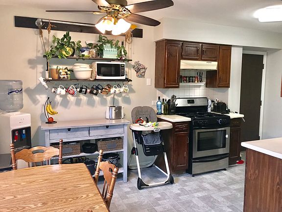 3rd image of 305 Plumwood Ln