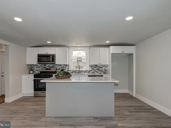 207 Pennsylvania Ave, Hainesport, NJ 08036