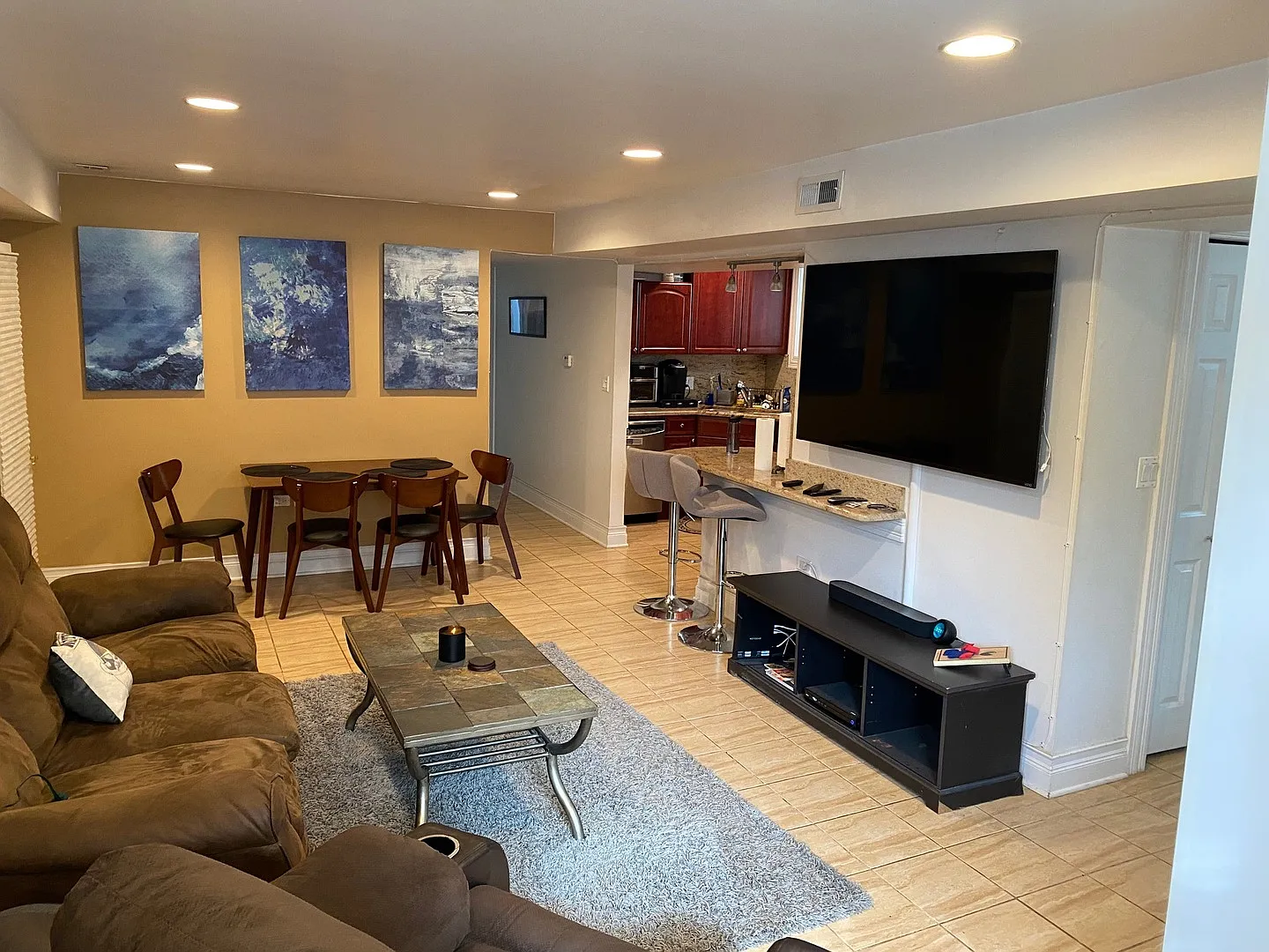 3 bed, 1200 sqft, $3,500 — Photo 4
