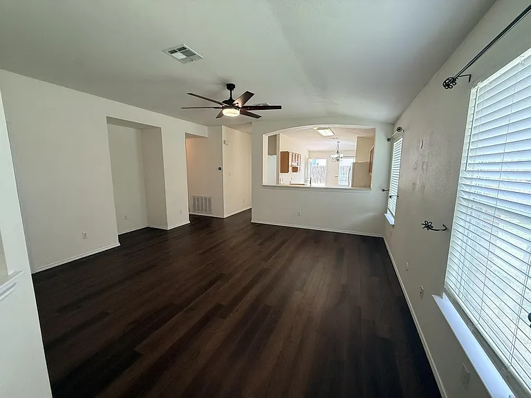 116 Spur Cv — Photo 5