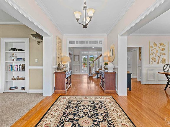 4th image of 5425 Oakmont Dr