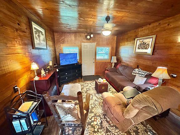 4th image of 167 Jewel Hill Rd