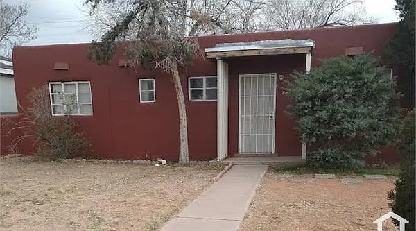 8906 Aztec Rd NE — Photo 1
