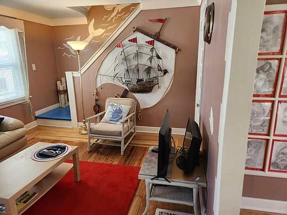 4th image of 549 Seymour Ave