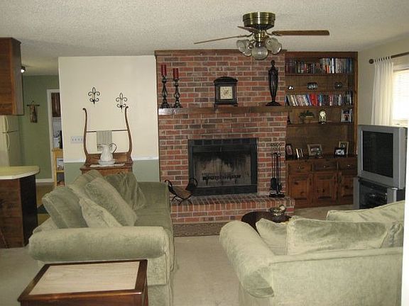 4th image of 5643 Holiday Cir