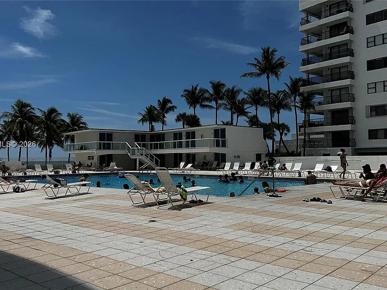 5445 Collins Ave #L3 — Photo 26