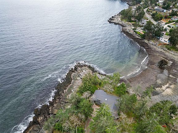 3rd image of 3610 Outrigger Rd