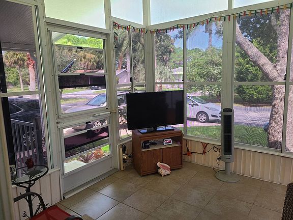 4th image of 422 Canterbury Ln