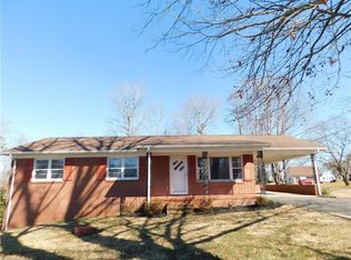 162 Maple Hollow Rd, Mount Airy, NC 27030