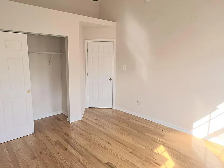 44272 Silkworth Ter — Photo 33