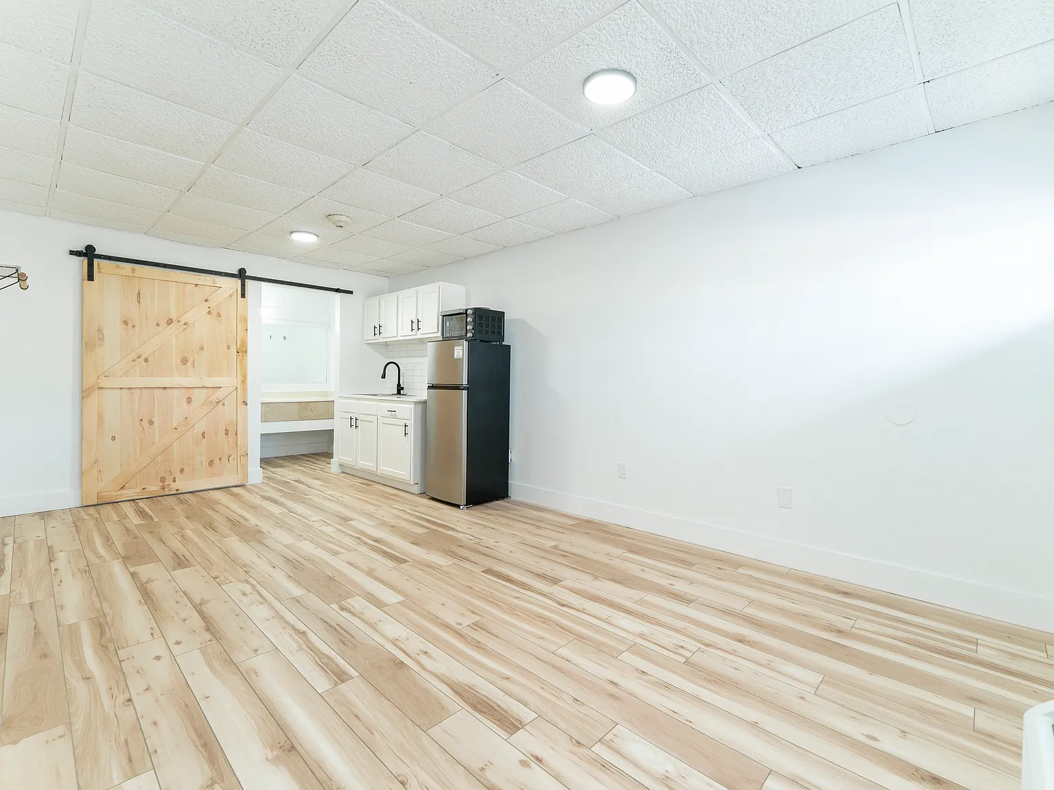 Studio, 350 sqft, $695 — Photo 4