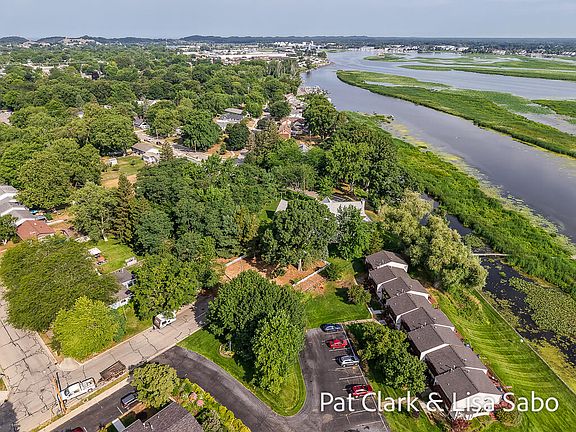 3rd image of 413 & 415 Gidley Cir