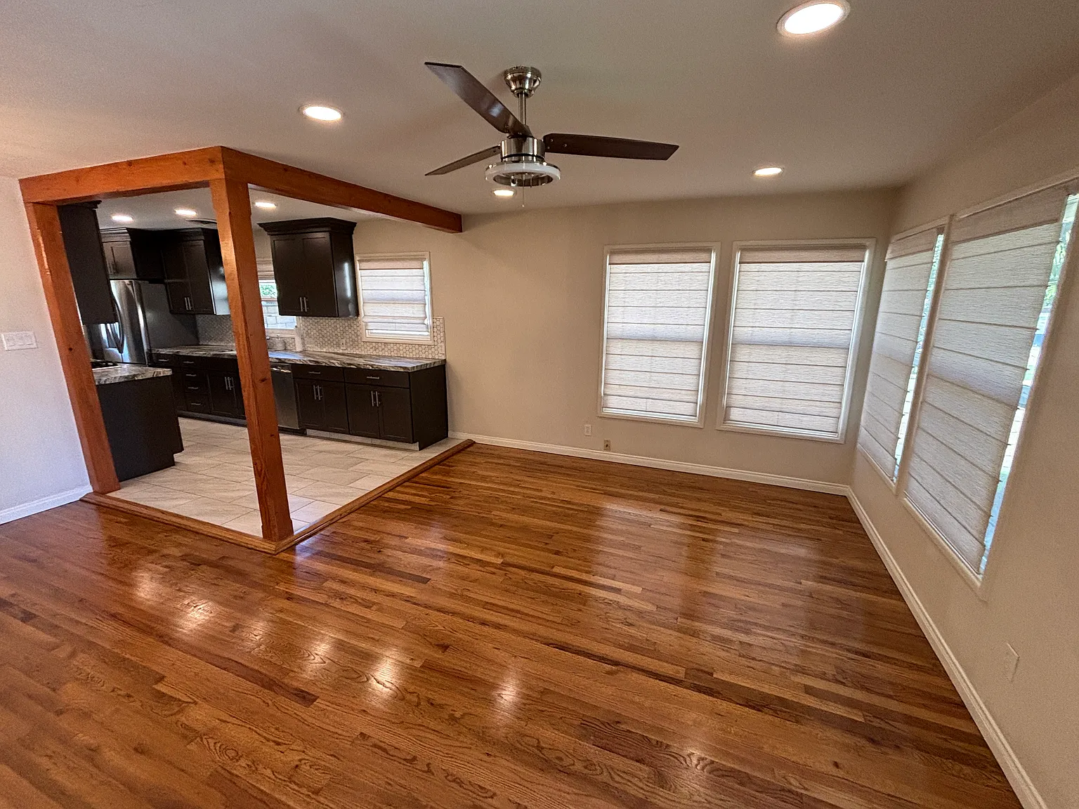 3 bed, 1076 sqft, $2,400 — Photo 3