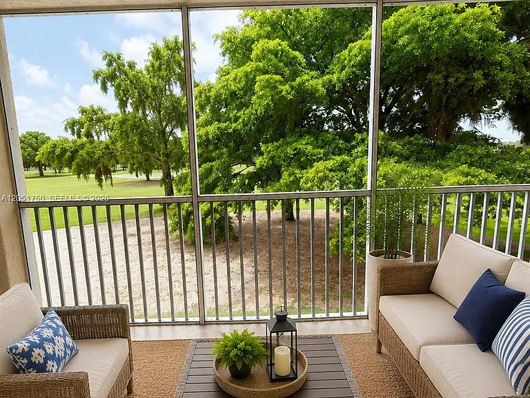 250 Jacaranda Dr #302 — Photo 18