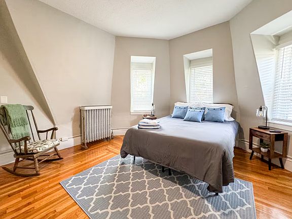 3rd image of 160 Orange St #11