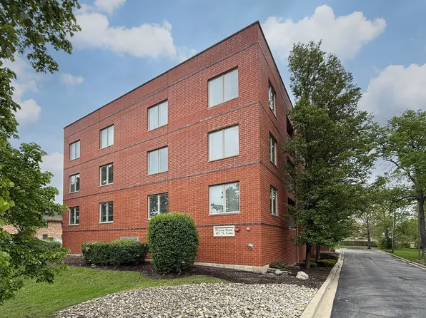417 N Cass Ave APT 3A, Westmont, IL 60559