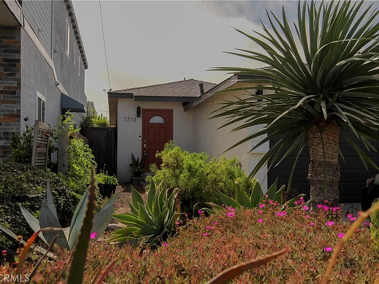 1713 Wollacott St — Photo 15