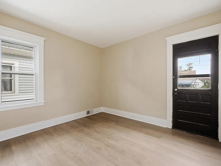 190 Brunswick Blvd #2 — Photo 13
