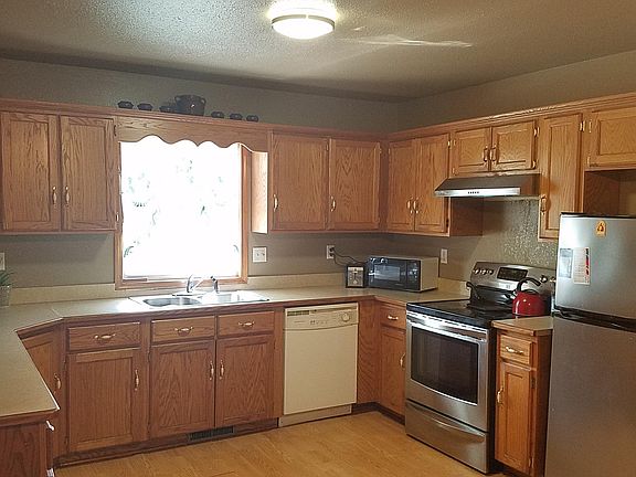 2nd image of 814 N Bagby Ave