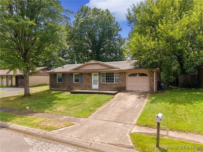 3011 Douglas Boulevard, Jeffersonville, IN, 47130