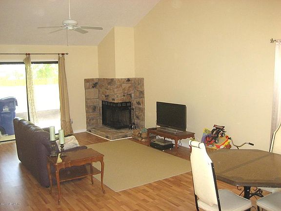 4th image of 179 Del Prado Dr