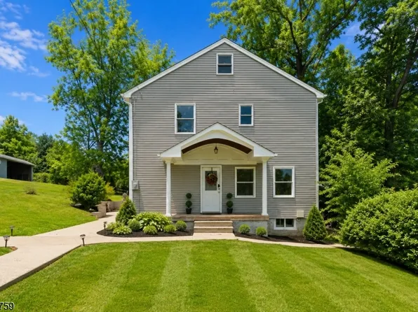 46 Ideal St, Long Hill Twp., NJ 07933