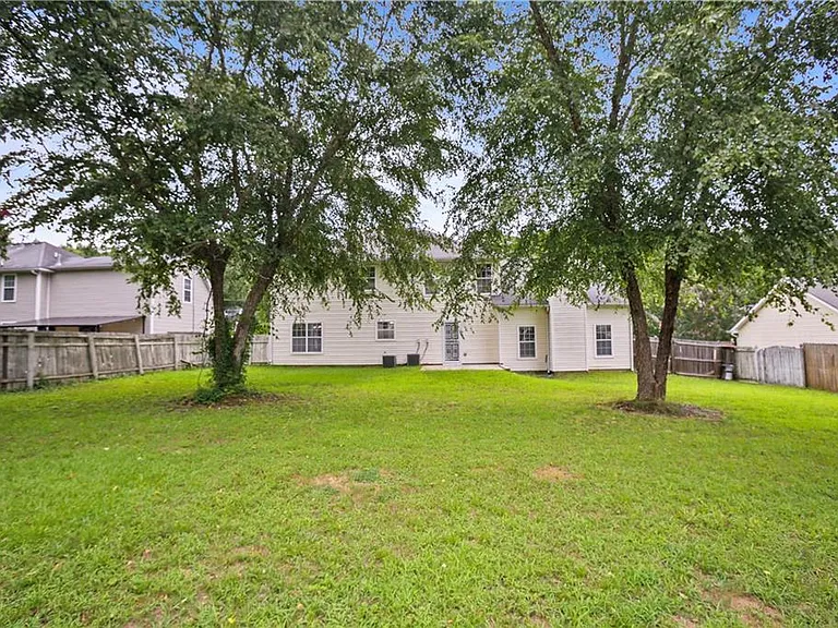 2224 Eagles Nest Cir — Photo 20