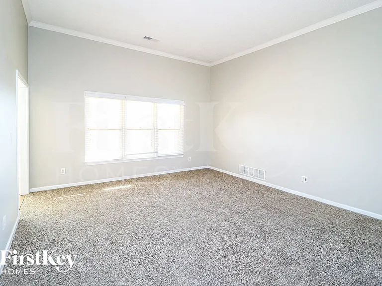 9297 Sarsen Dr — Photo 8