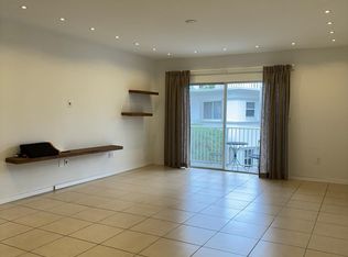 1140 99th St APT 2, Bay Harbor Islands, FL 33154