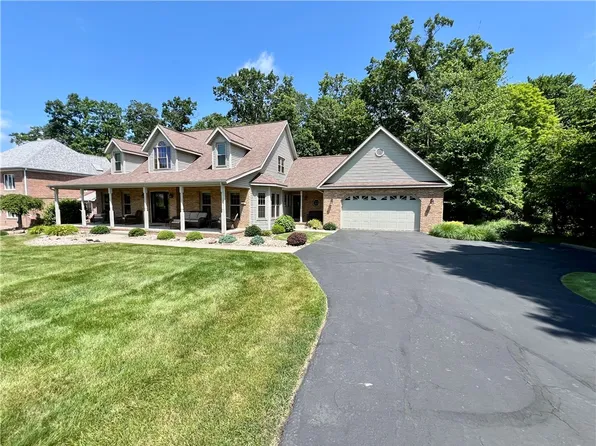 245 Chippewa Dr, New Castle, PA 16105