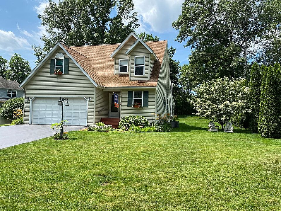 2nd image of 26 Weathercrest Dr