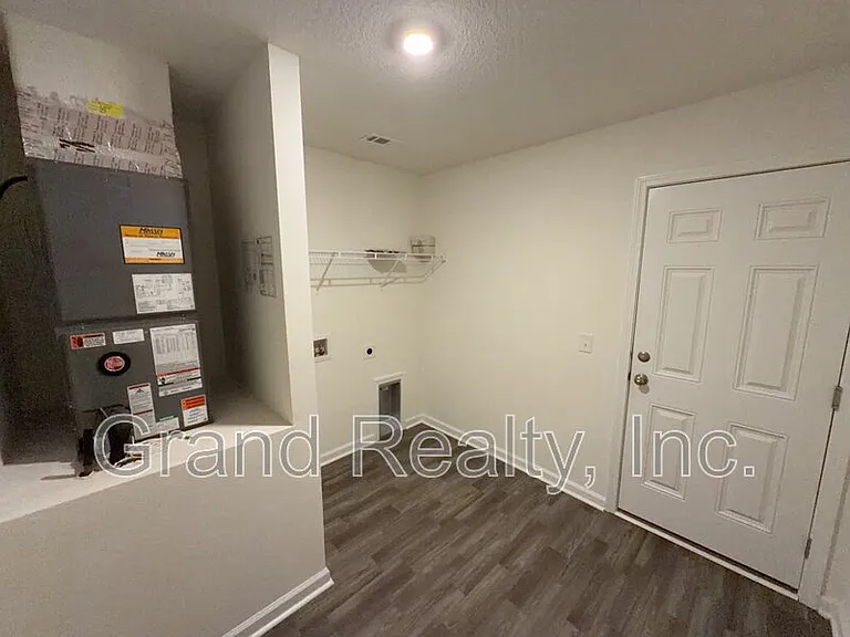 4316 Jitterbug St — Photo 19