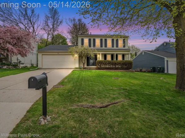 366 Whitney Dr, Rochester Hills, MI 48307