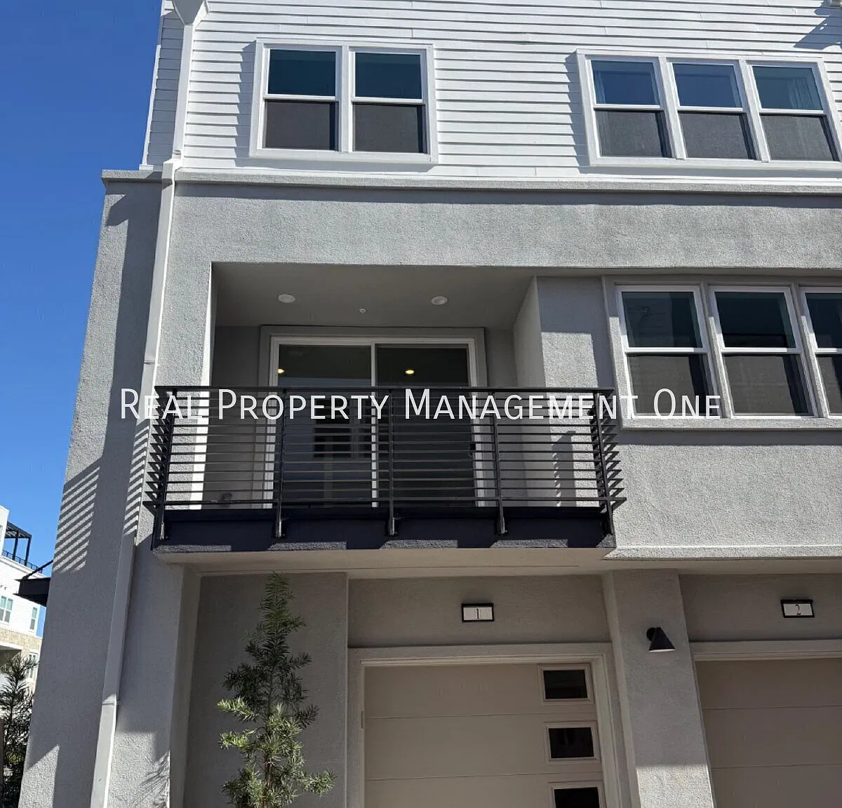 Modern 4-Level Townhome with Stunning Winery Views in Livermore! — Photo 3