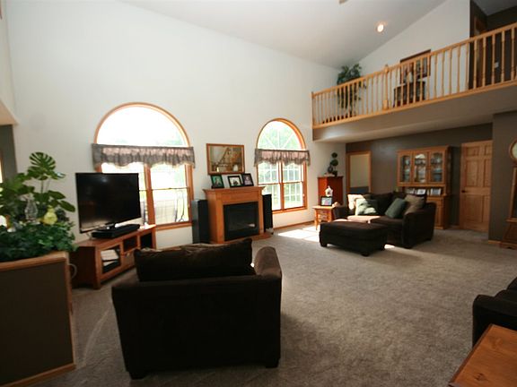 5th image of 112 Lake Shore Dr