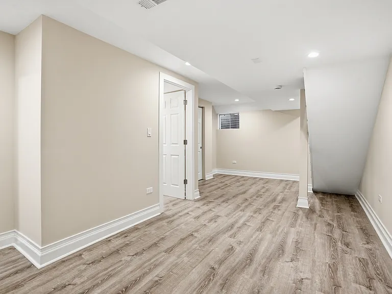 923 S La Grange Rd — Photo 15