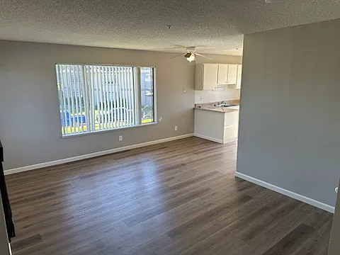 910 Kirsten Court - C — Photo 2