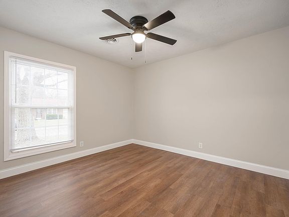 3rd image of 1846 E Wren Blvd